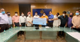 rca-officials-handed-over-check-to-jda-commissioner