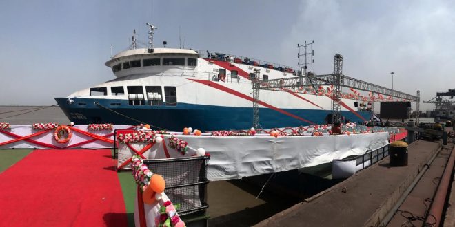 shri-mandaviya-flags-off-new-hazira-to-diu-cruise-route-from-essars-ferry-terminal