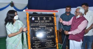 shri-r-k-singh-and-shri-tirath-singh-rawat-inaugurates-ug-cabling-project-at-kumbh-area-in-haridwar-as-part-of-bharat-ka-amrut-mahotsav